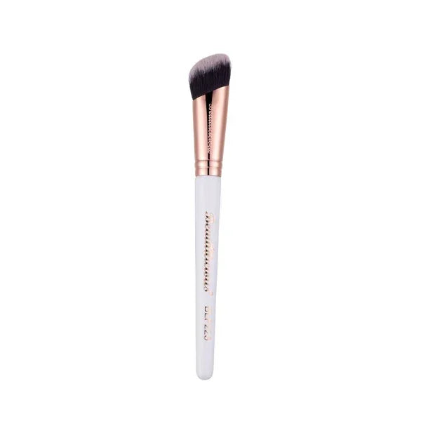 Beautilicious - Medium Sized Detailed Angled Kabuki Brush - BLF 223