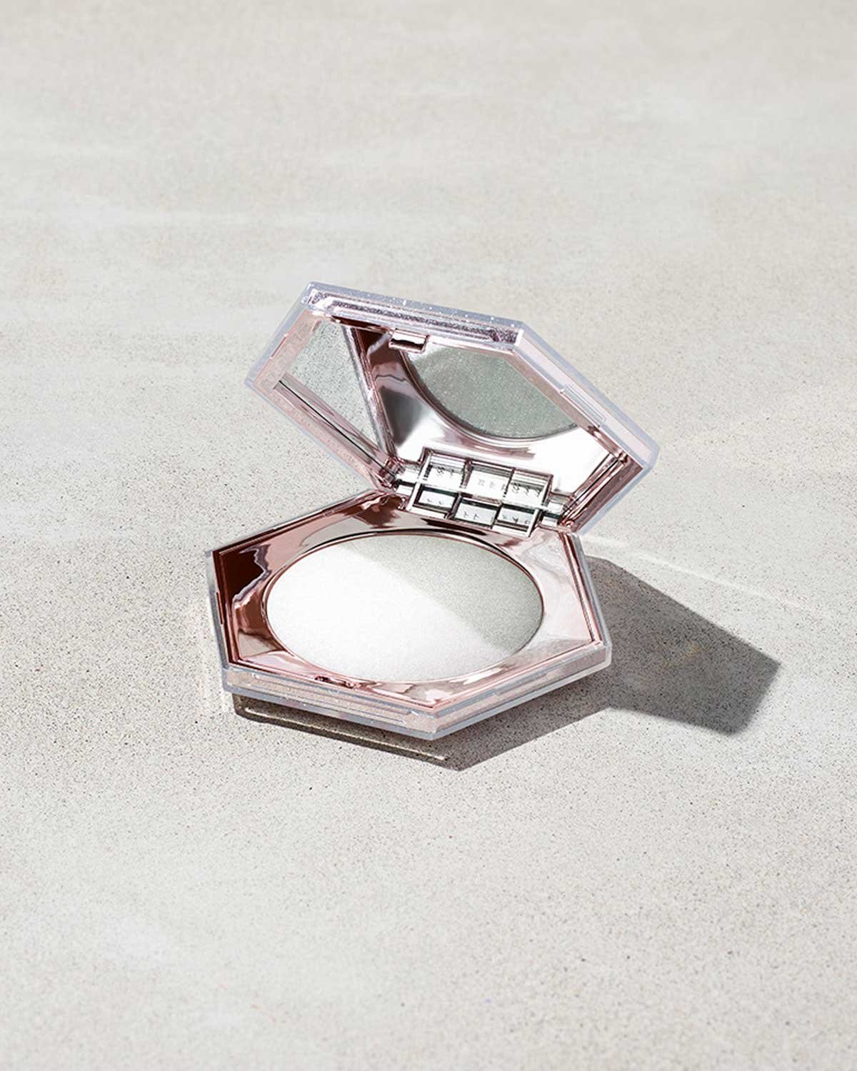 Variant: How Many Carats?! | Fenty Beauty - Diamond Bomb All-over Diamond Veil