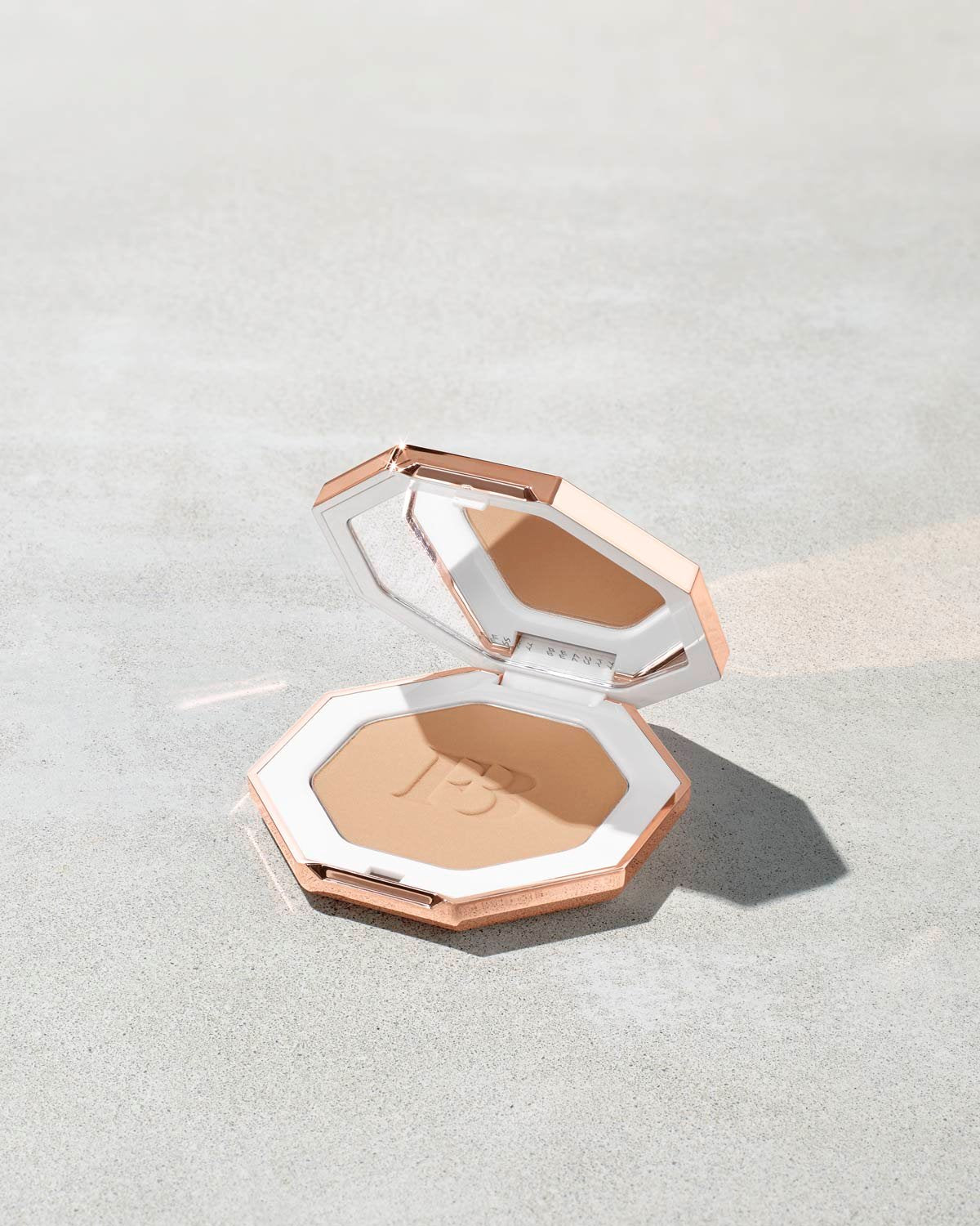 Variant: Inda sun | Fenty Beauty - Sun Stalk'r Instant Warmth Bronzer