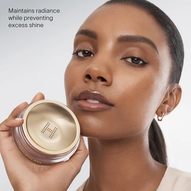 Variant: Translucent Medium | HourGlass - Veil™ Translucent Setting Powder