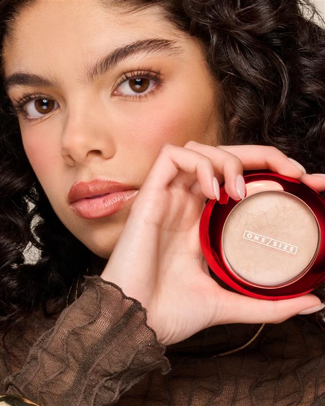 One Size - Bouclé Silk Airbrushed Powder - Medium